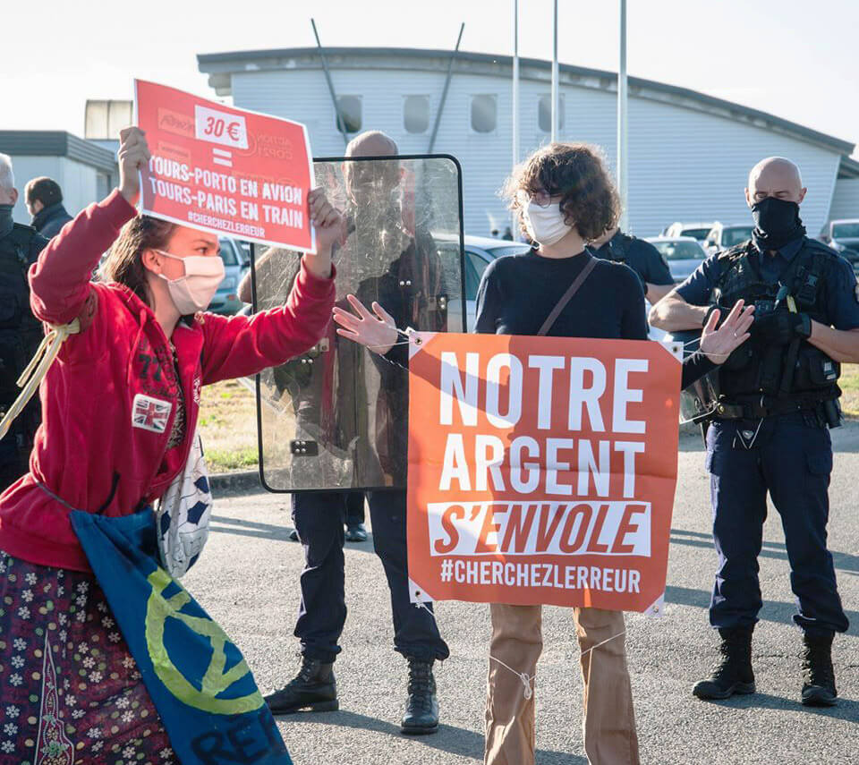 French rebels demonstrating